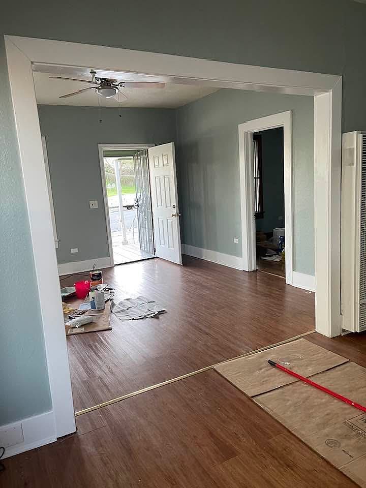 320 Bruning Ave photo 2