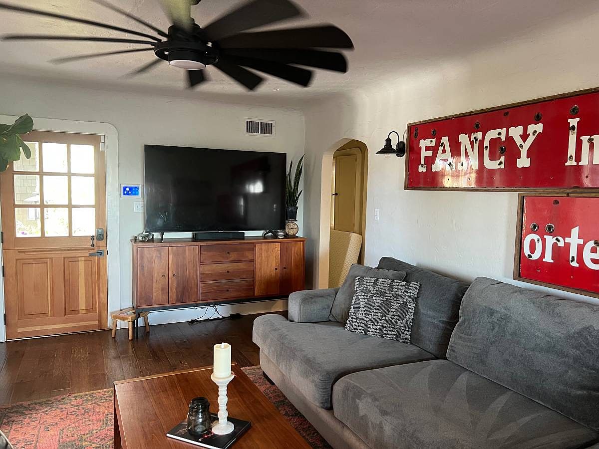 185 C St photo 2