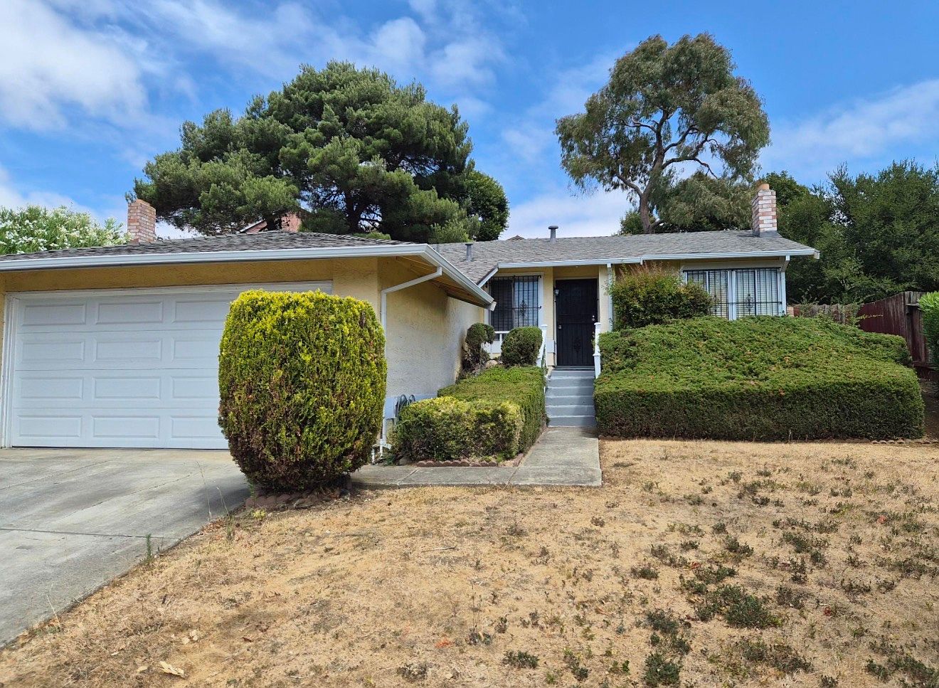 506 Holly St photo 2