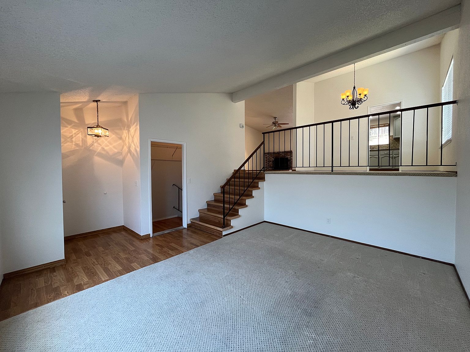 270 Riverview Dr photo 3