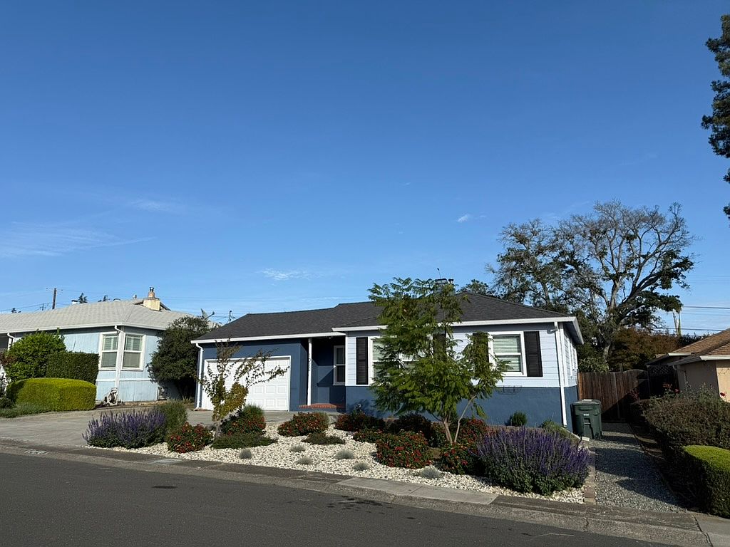 1020 Highland Ave photo 3