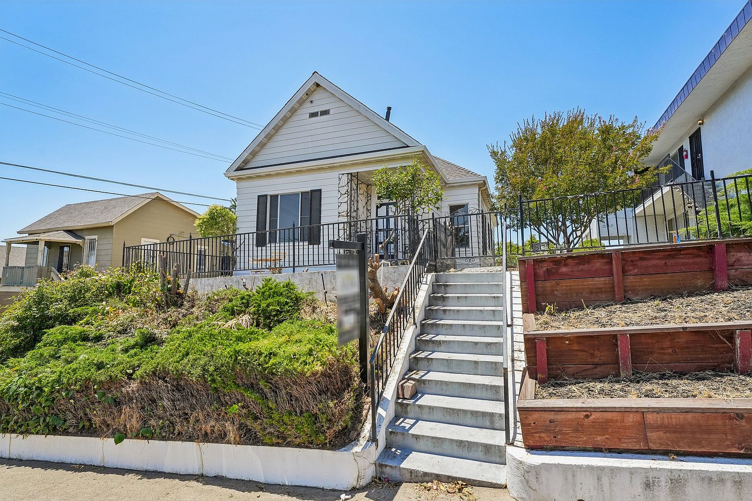 517 Branciforte St photo 3