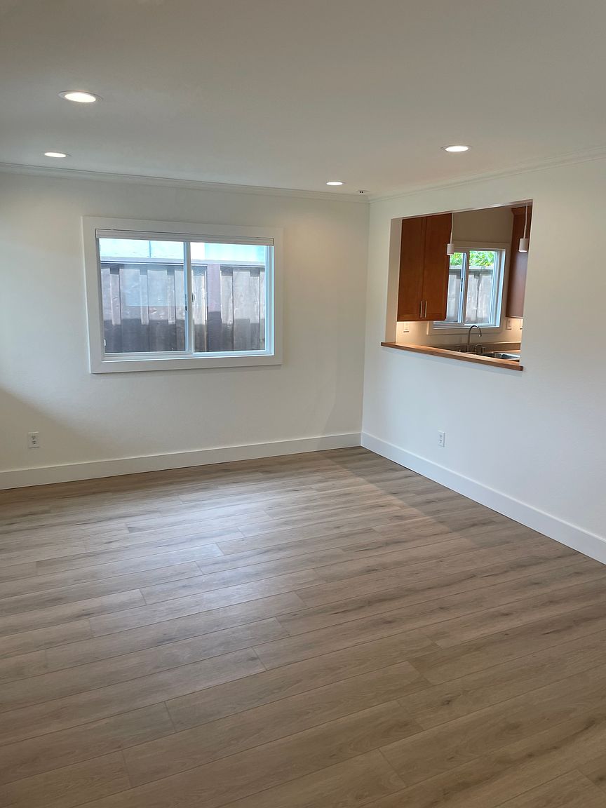 114 Gleason Ave photo 3
