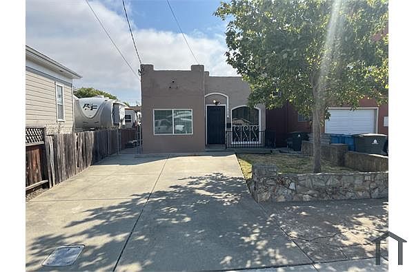 508 Grant St photo 2