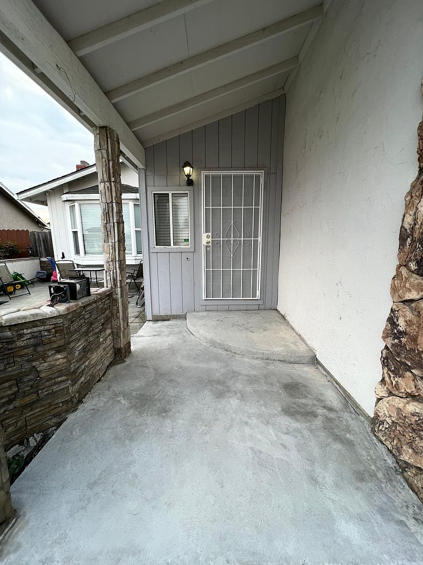 4BR/2BA Single Family House on Coloma Way · Vallejo photo 3