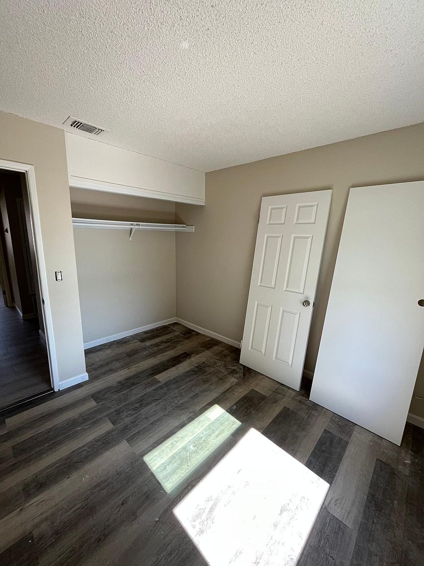 232 Hannigan Way photo 2