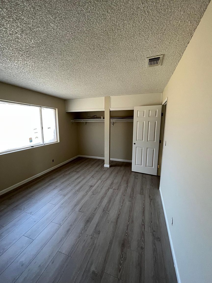 232 Hannigan Way photo 5
