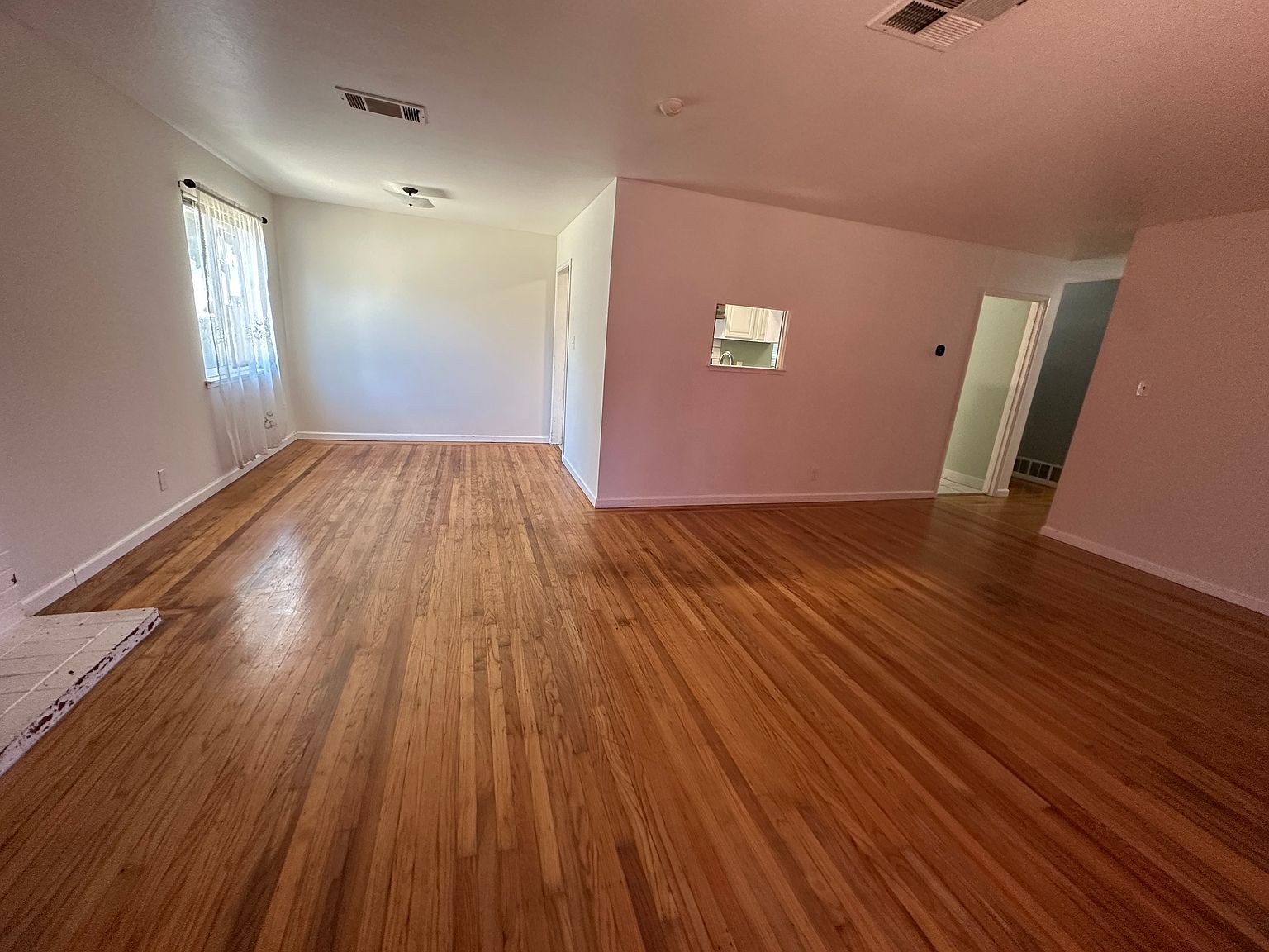 1009 Henry Ct photo 3