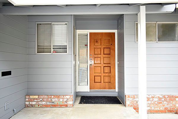411 Clark Dr photo 2