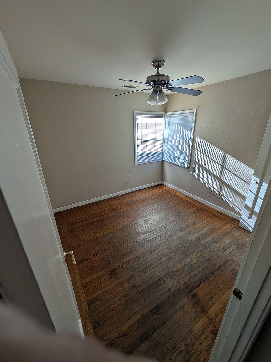 113 Revere St photo 3