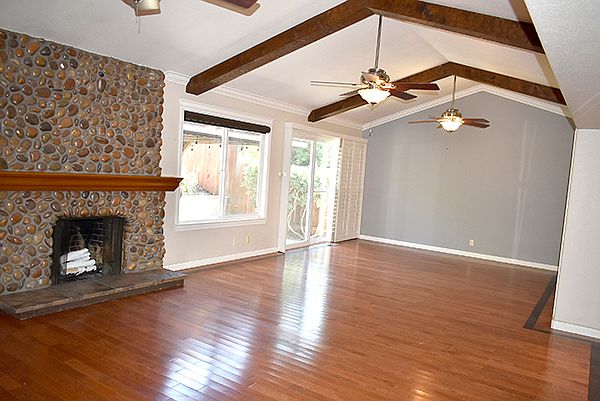 126 Skyway Dr photo 4