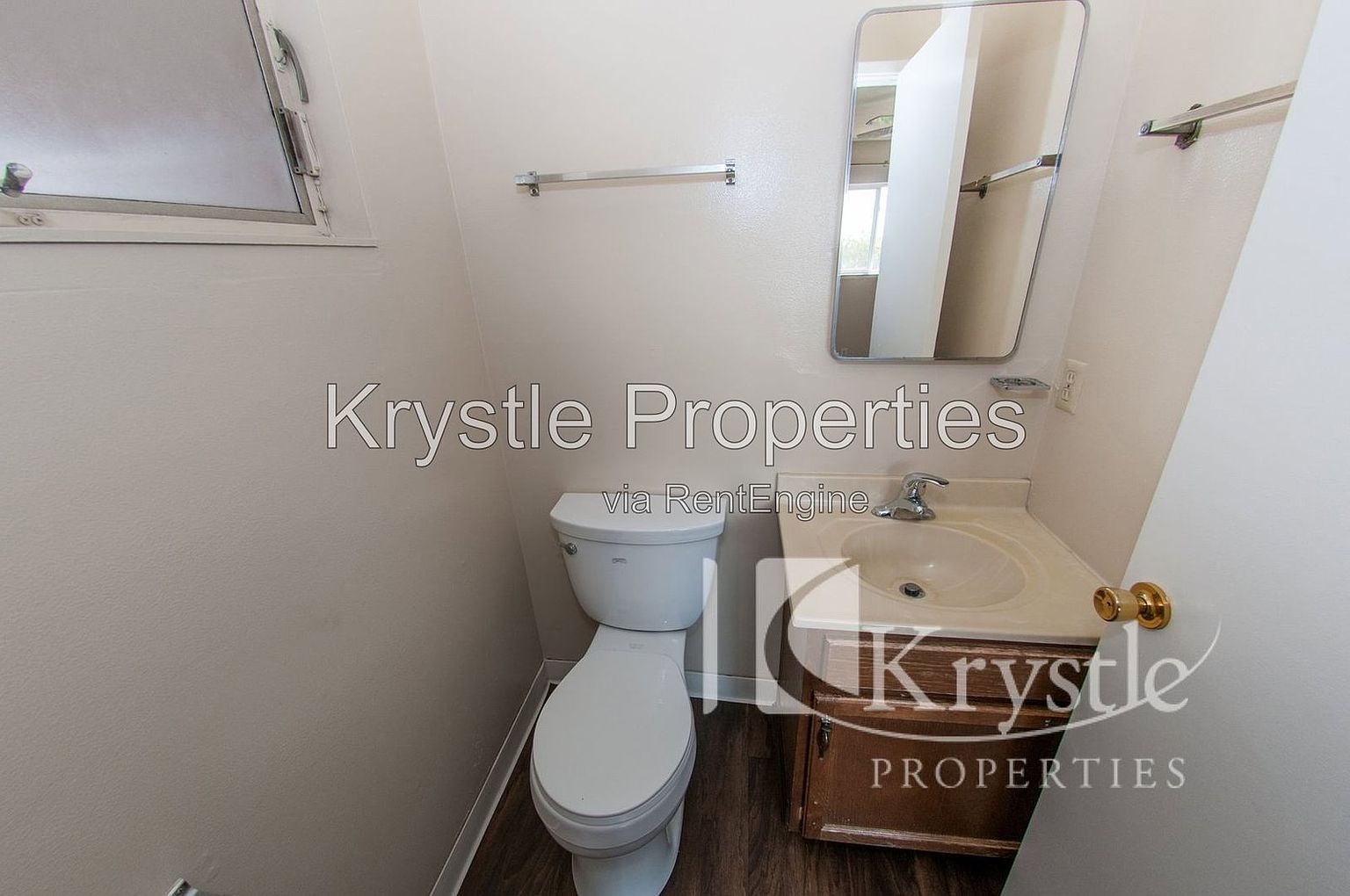 455 Wilshire Ave photo 5