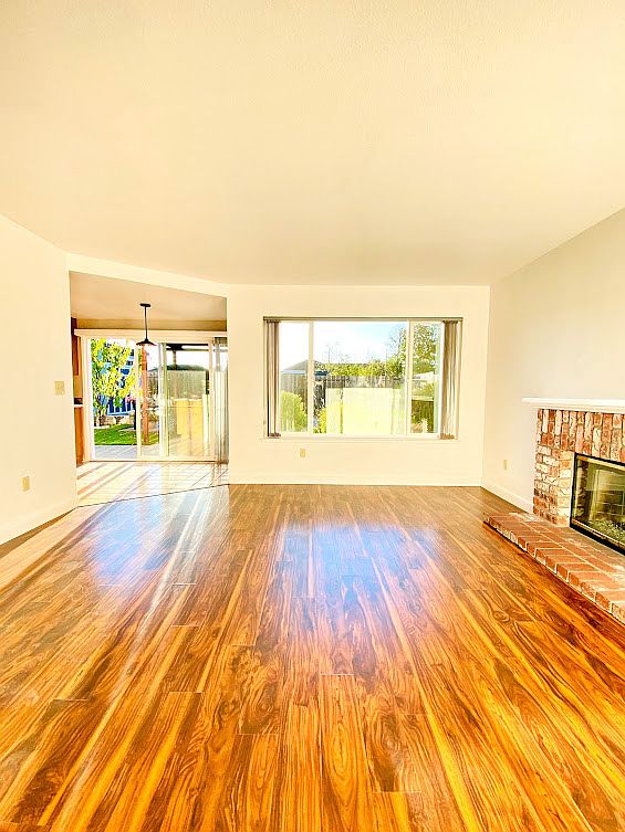 239 Foulkstone Way photo 3
