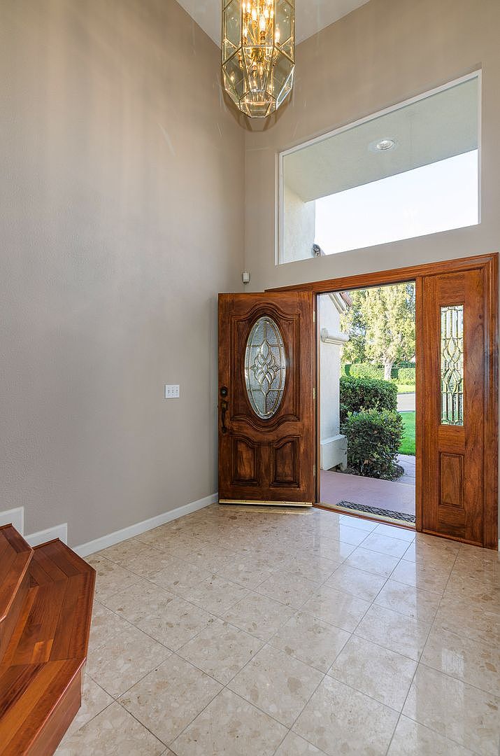 137 Cam Del Sol Vallejo, CA 94591 photo 4