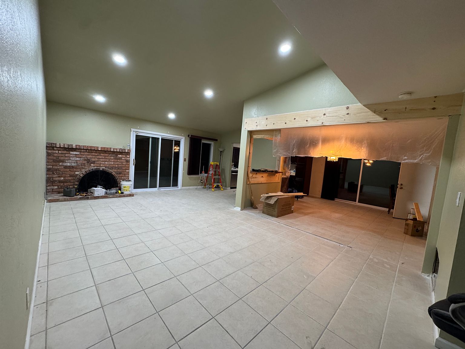 521 Locust Dr photo 2