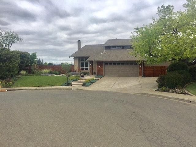 520 Baylor Ct photo 3