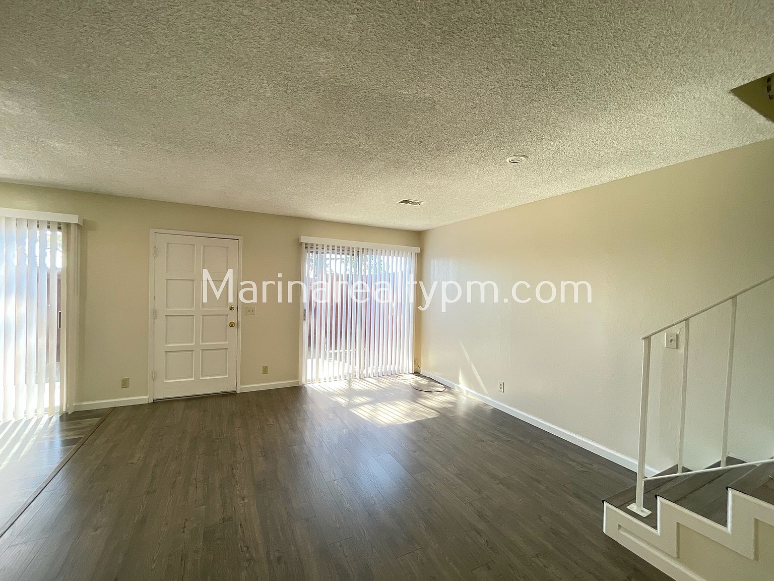 444 Corcoran Ave photo 2