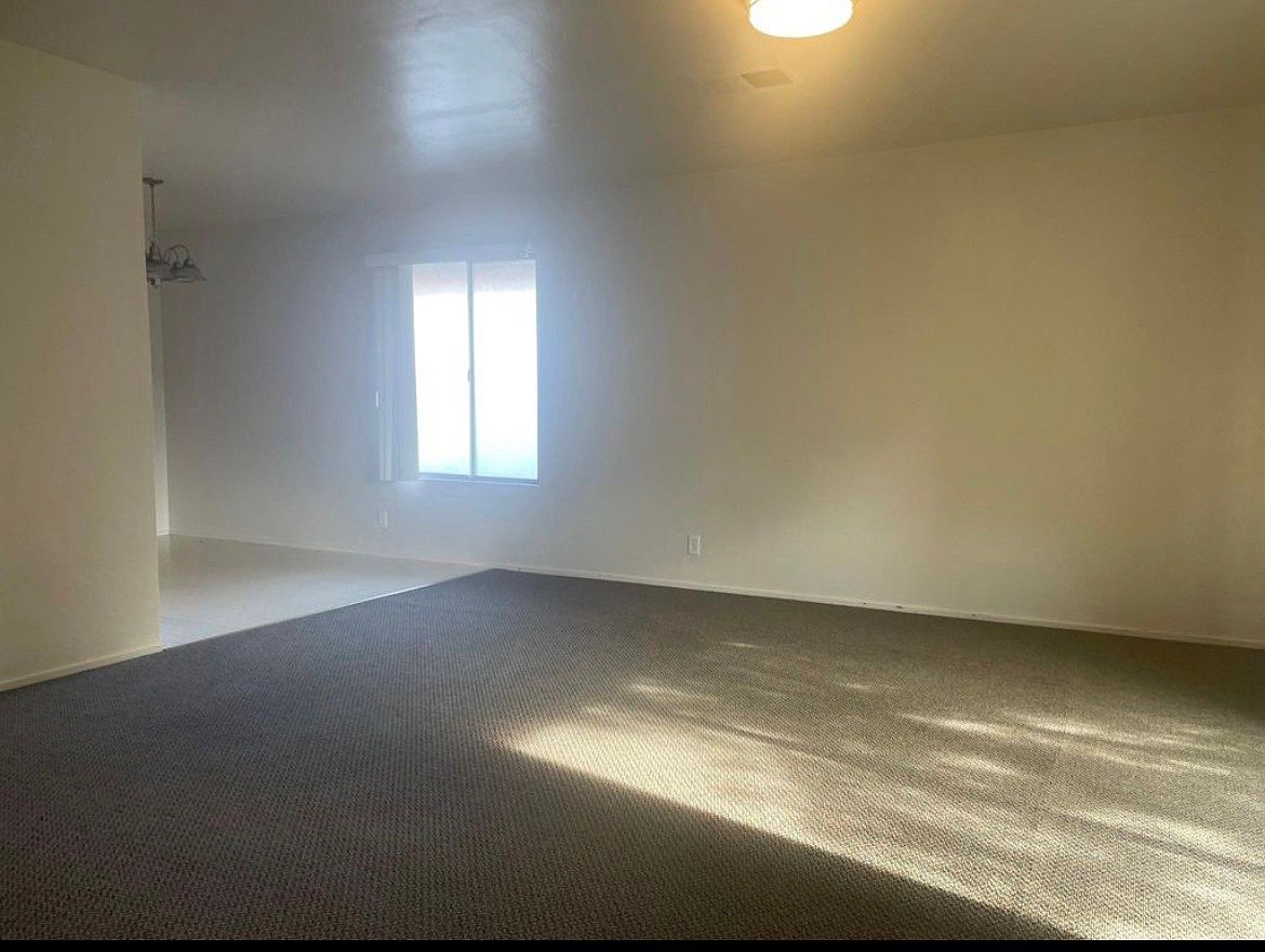 76 Villa Cir photo 2