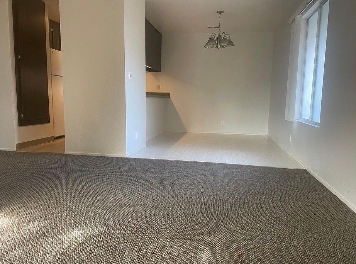 76 Villa Cir photo 3