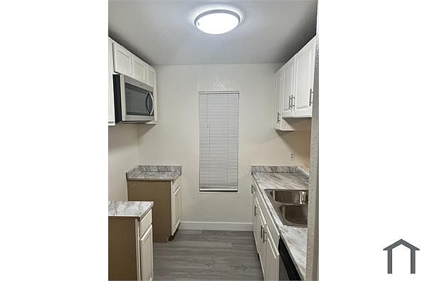 77 Villa Cir photo 2
