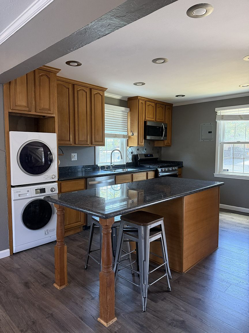 126 Calhoun St photo 3