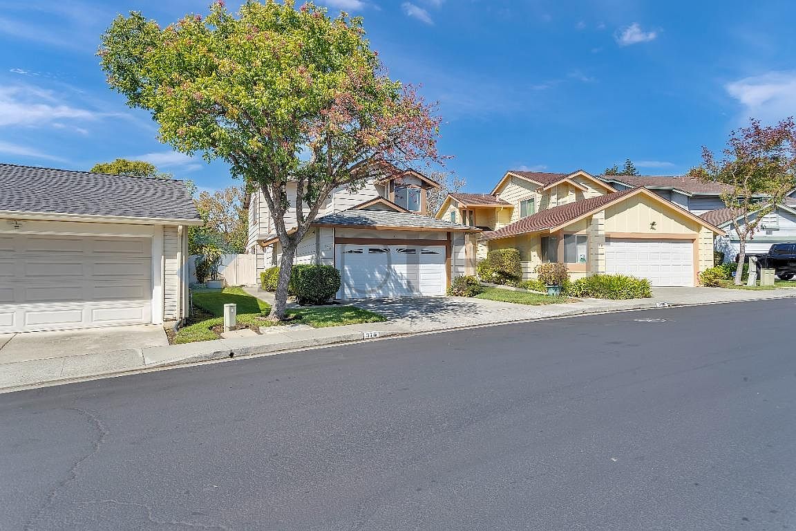 370 Stageline Dr photo 3
