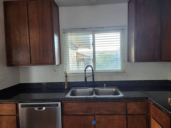 185 Windjammer Dr photo 4