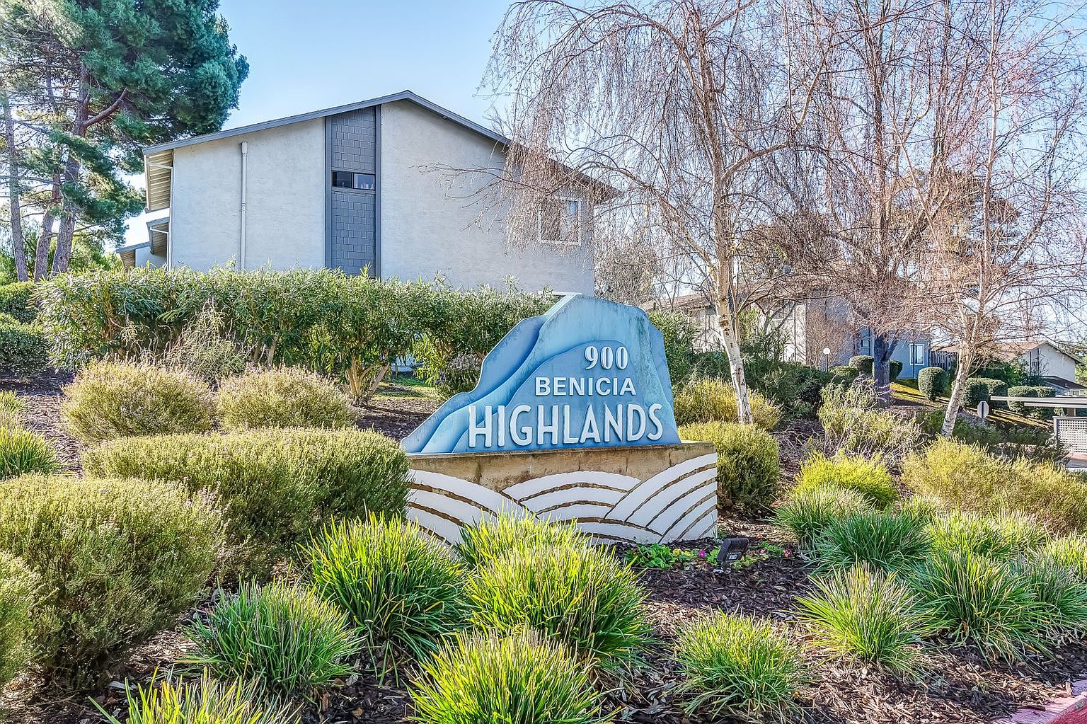 900 Cambridge Dr photo 3