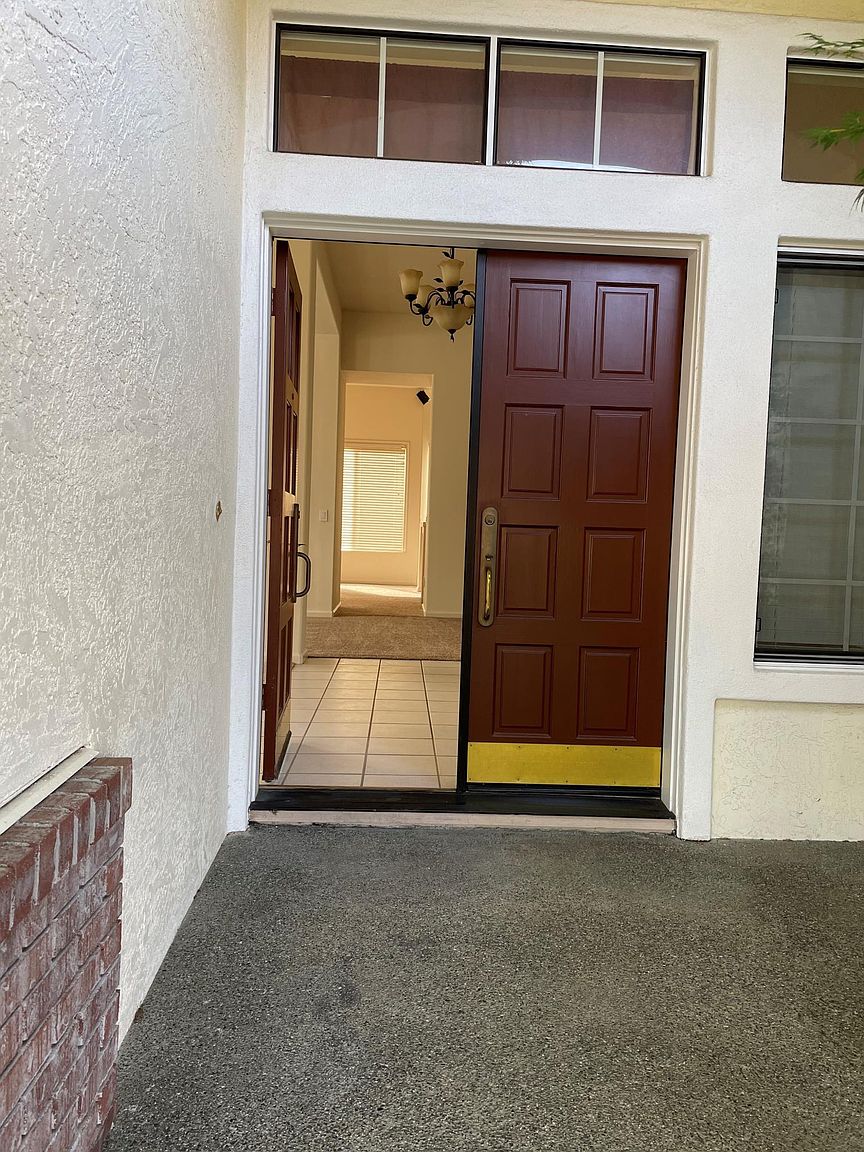 5244 Tapestry Ct photo 2