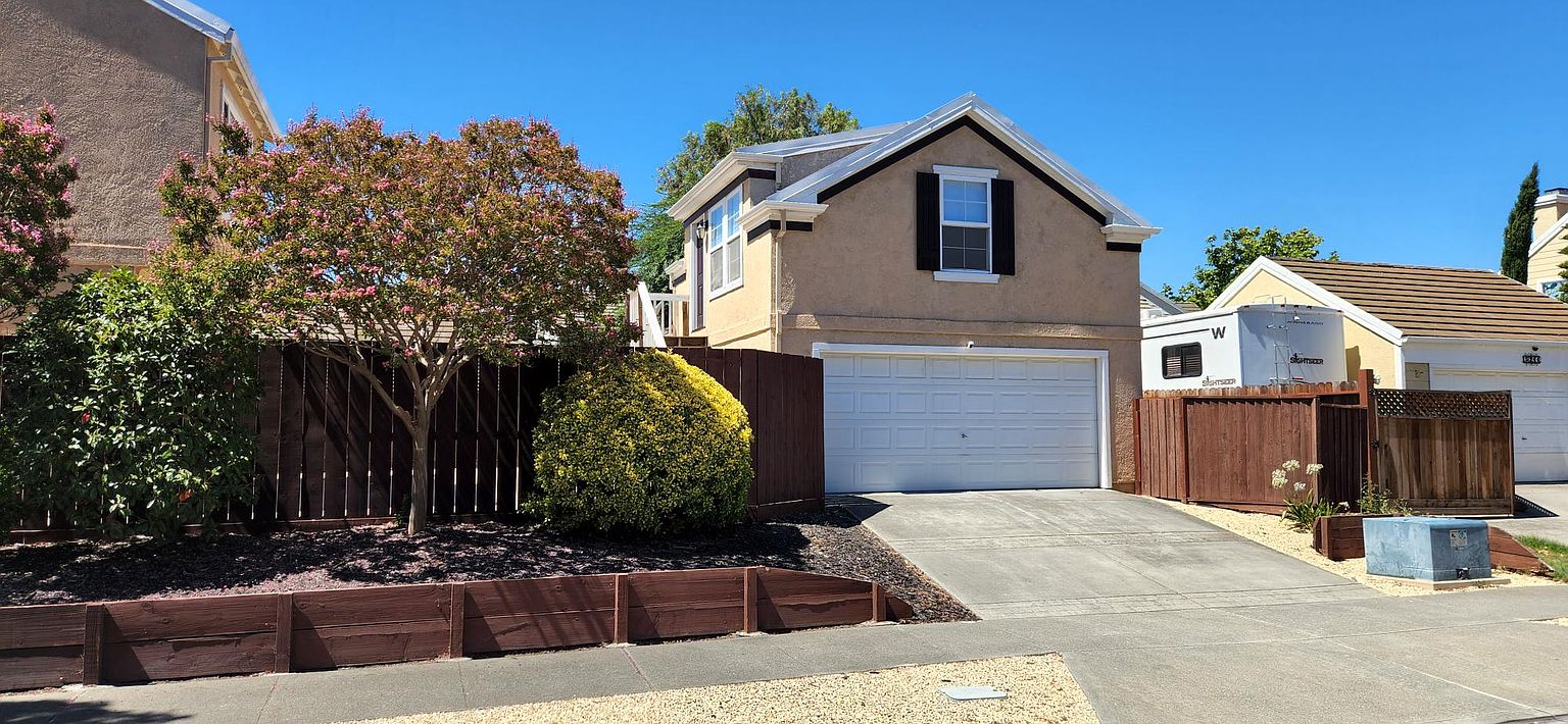 5245 Venus Dr photo 3