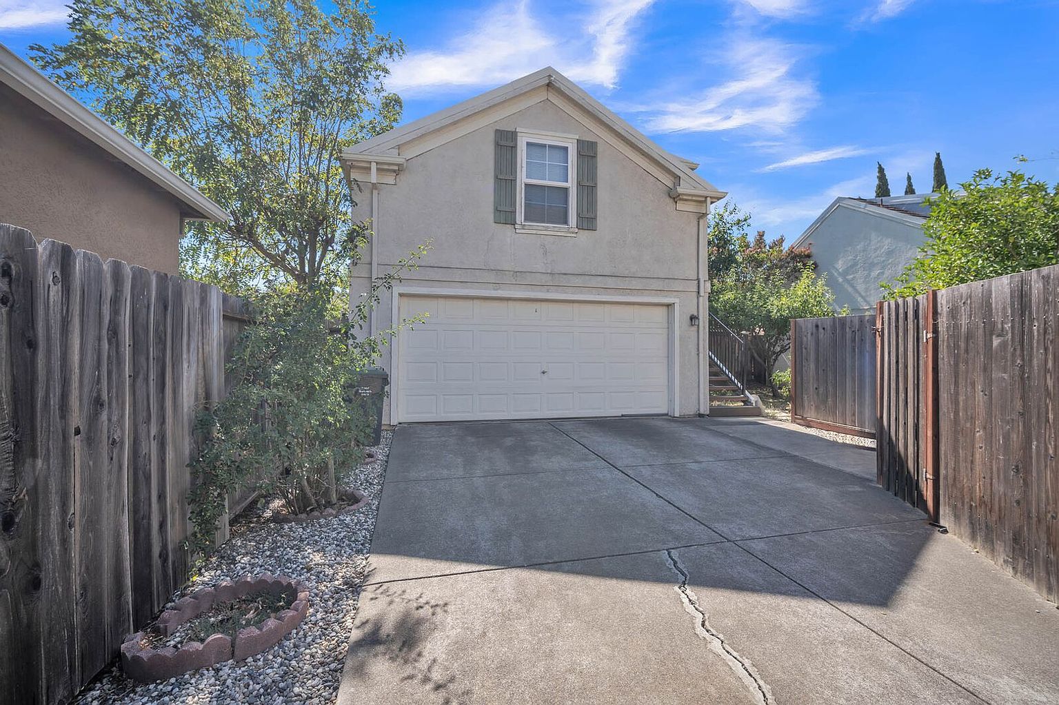 5252 Trophy Dr photo 2