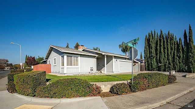 3BR/2BA Single Family House on Miller Ct · Fairfield photo 3