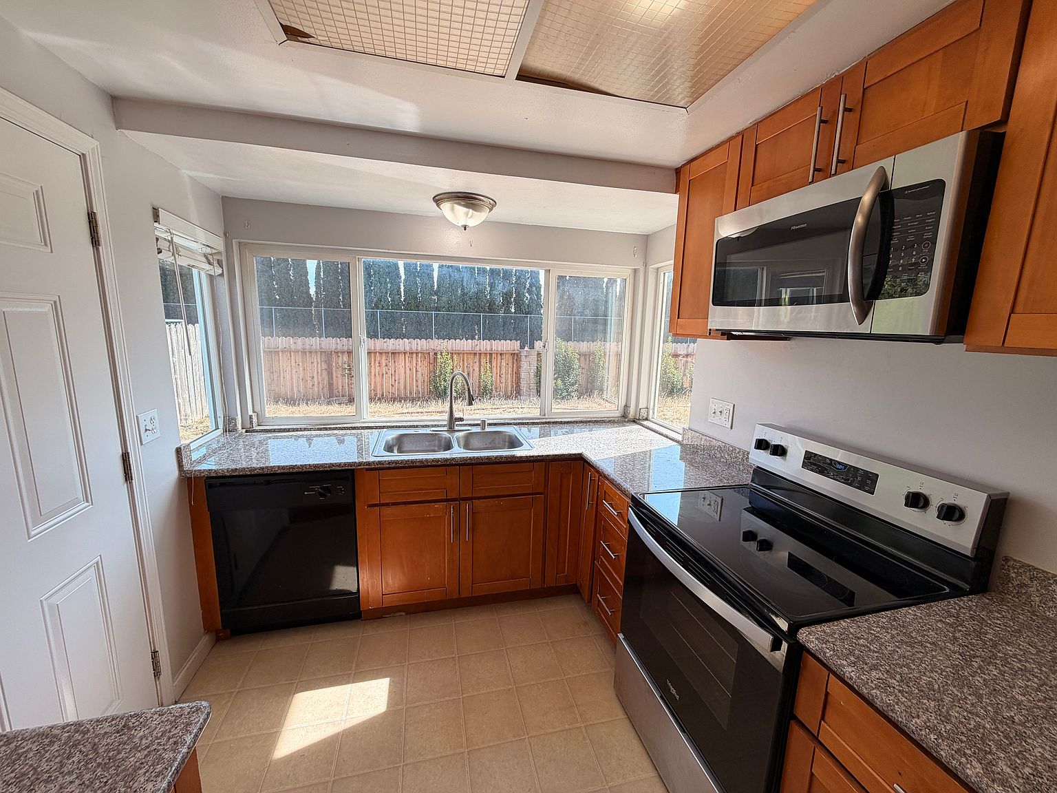 583 Princeton Way photo 4