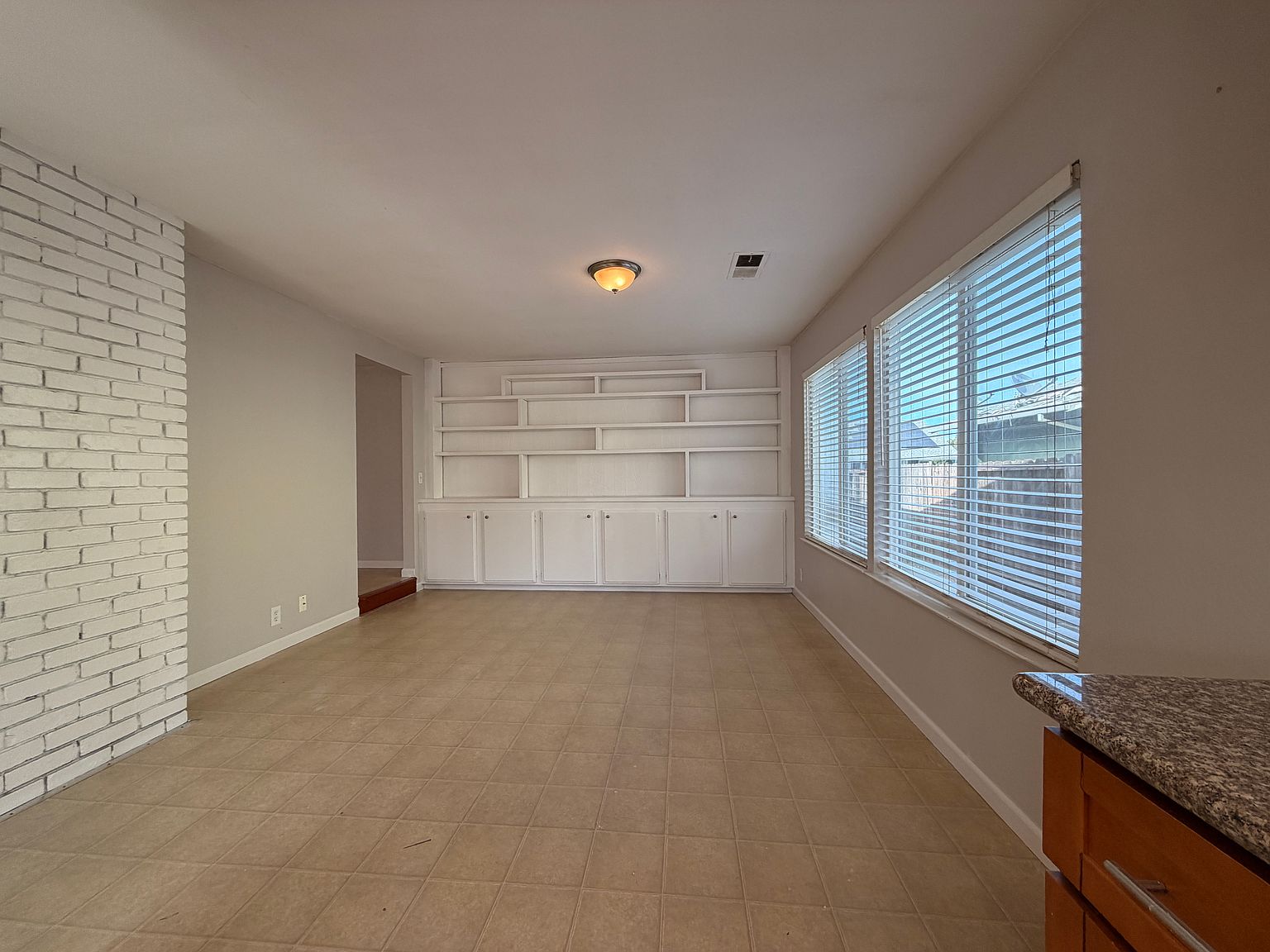 583 Princeton Way photo 5