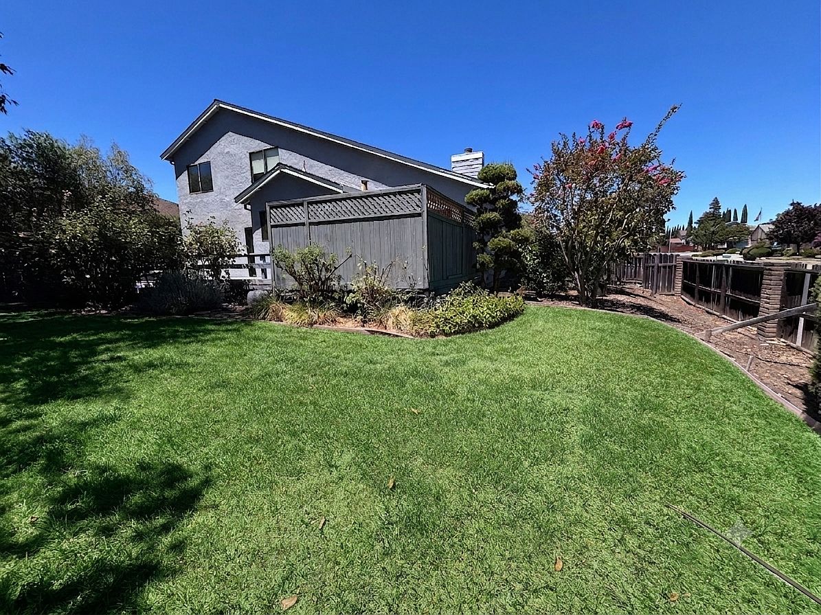 3099 Pecan Cir photo 3