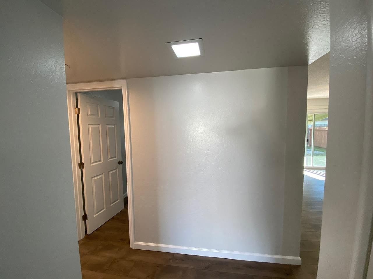 2059 Robin Dr photo 4