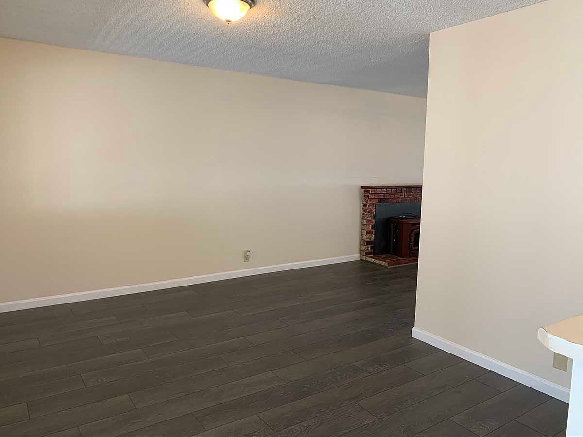 1595 Meadowlark Dr photo 3