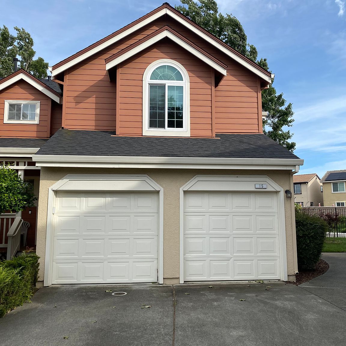 15 Manchester Ln photo 2