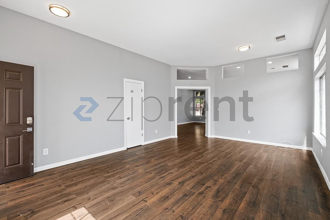 4764 Brookside Cir photo 5
