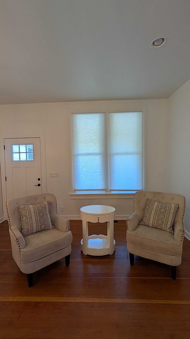 405 N Cloverdale Blvd photo 5