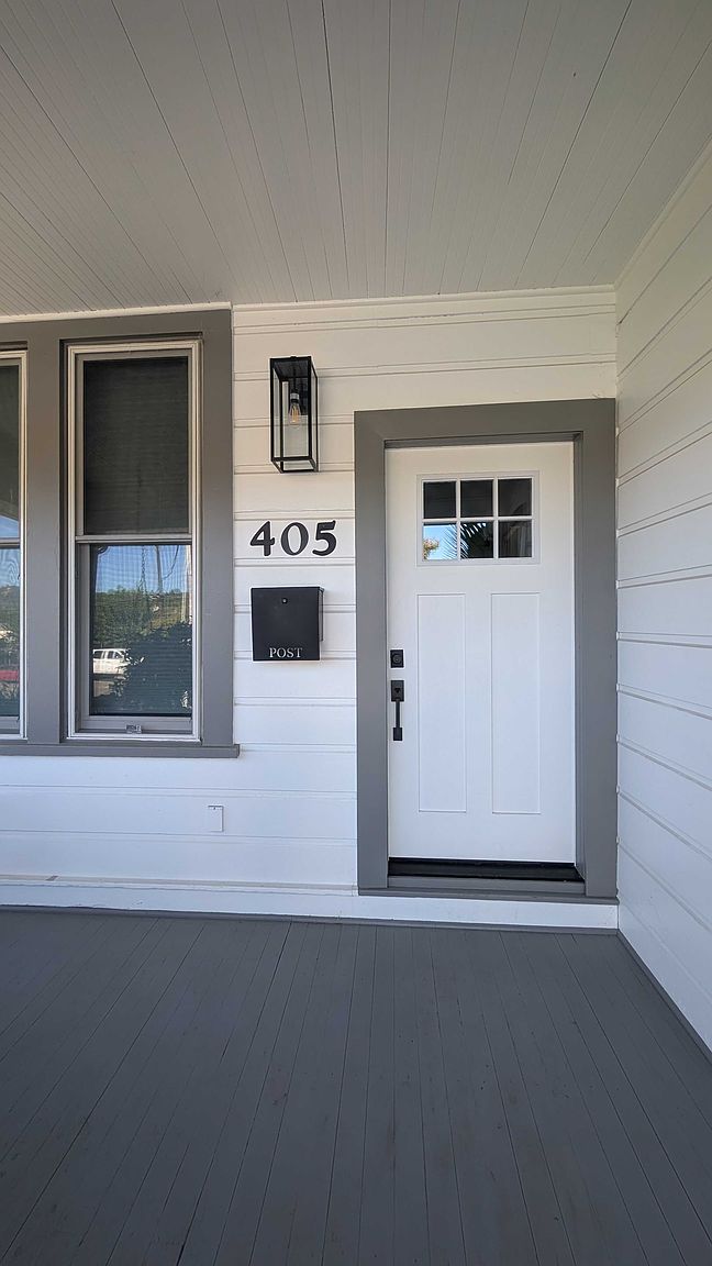 405 N Cloverdale Blvd photo 3