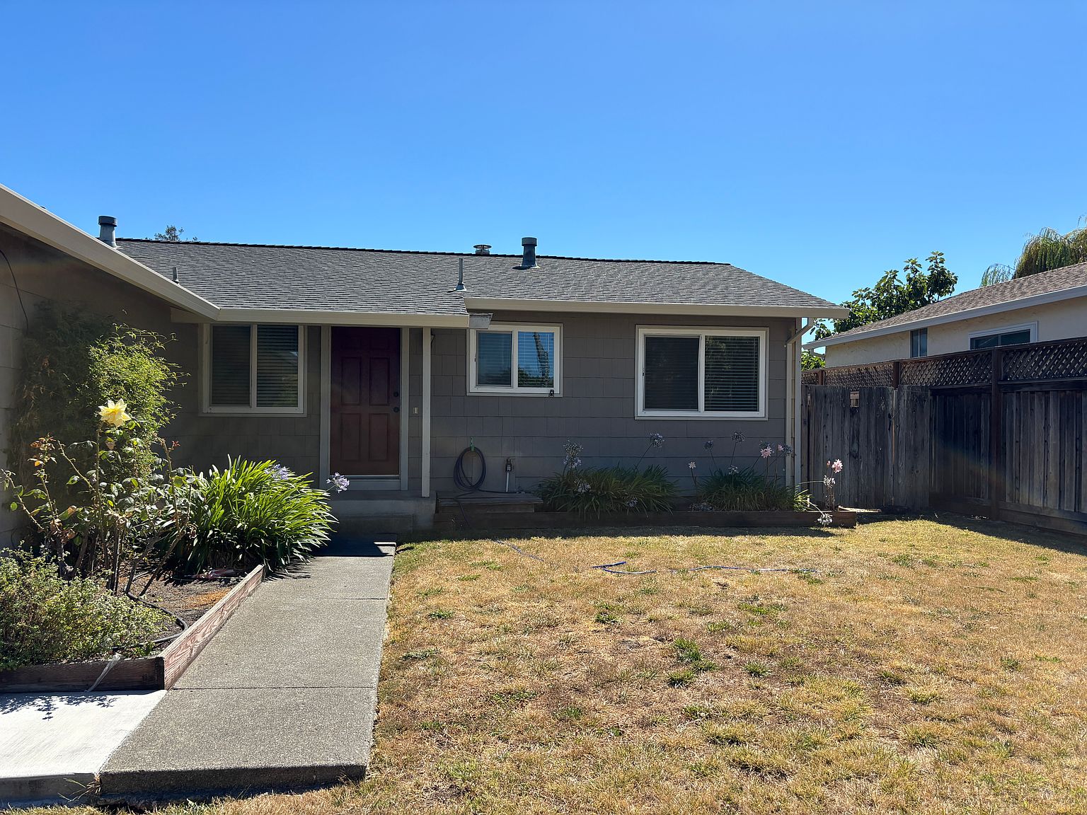 1132 Santa Barbara Way photo 3