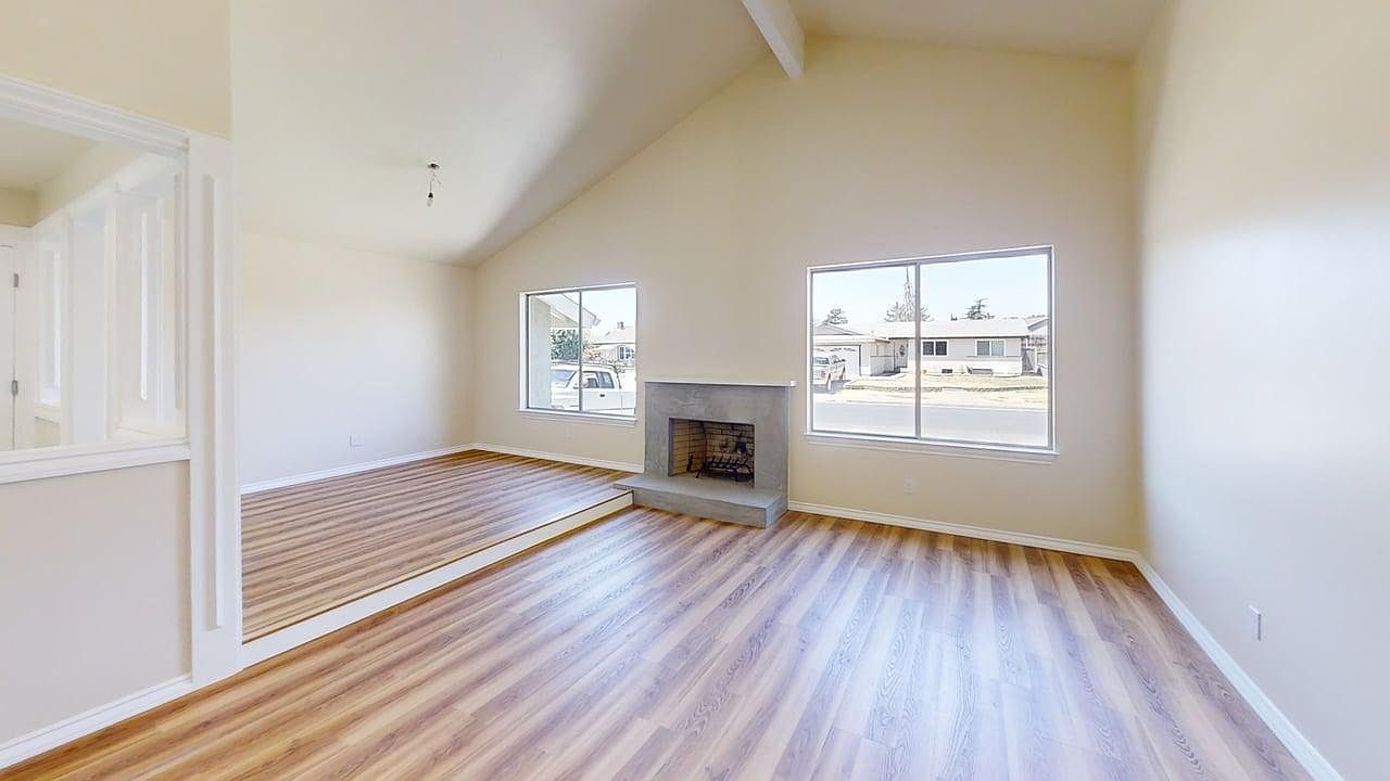 1108 Gumwood Ln photo 2