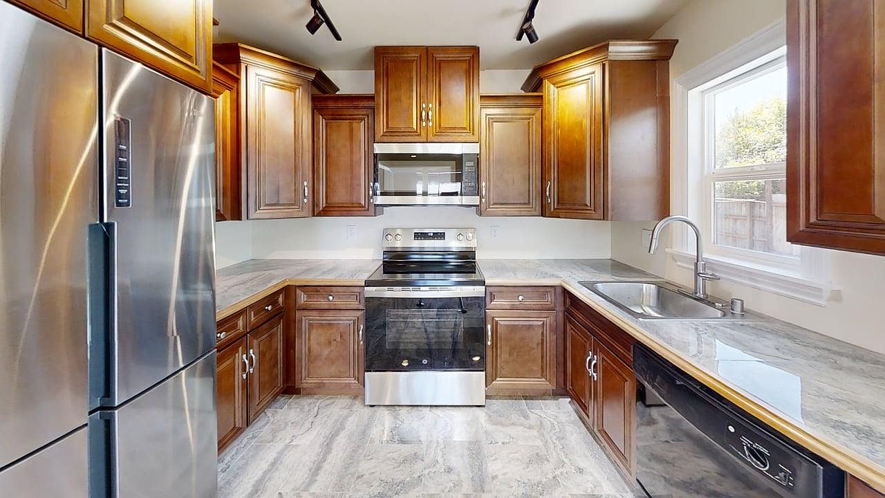 1108 Gumwood Ln photo 3