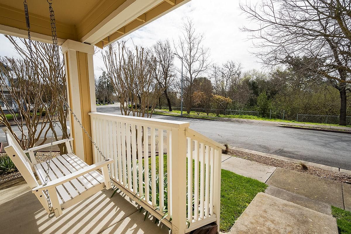 58 Twin Creeks Cir photo 4