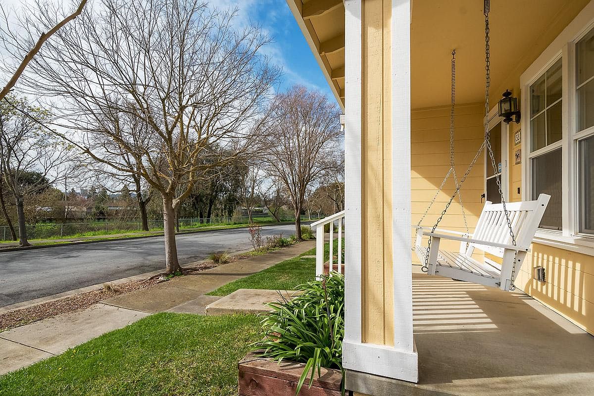 58 Twin Creeks Cir photo 3