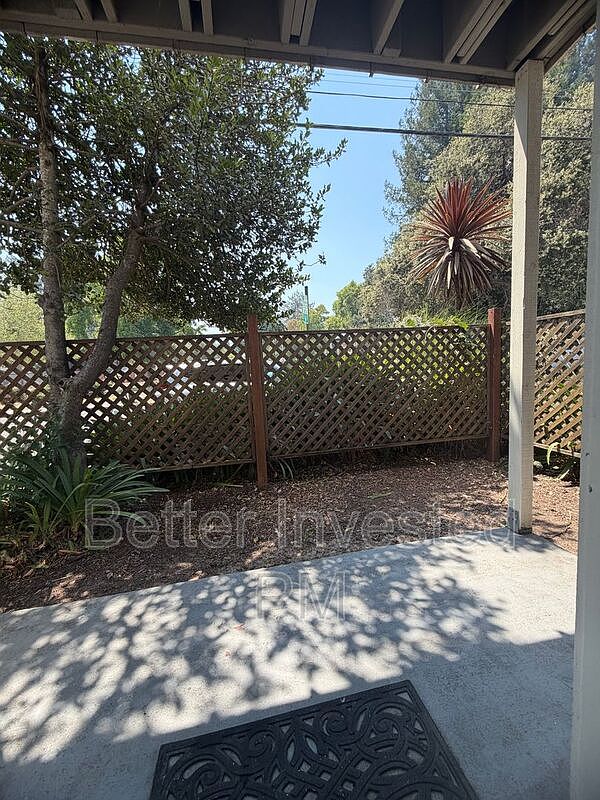 92 Hendley St photo 5