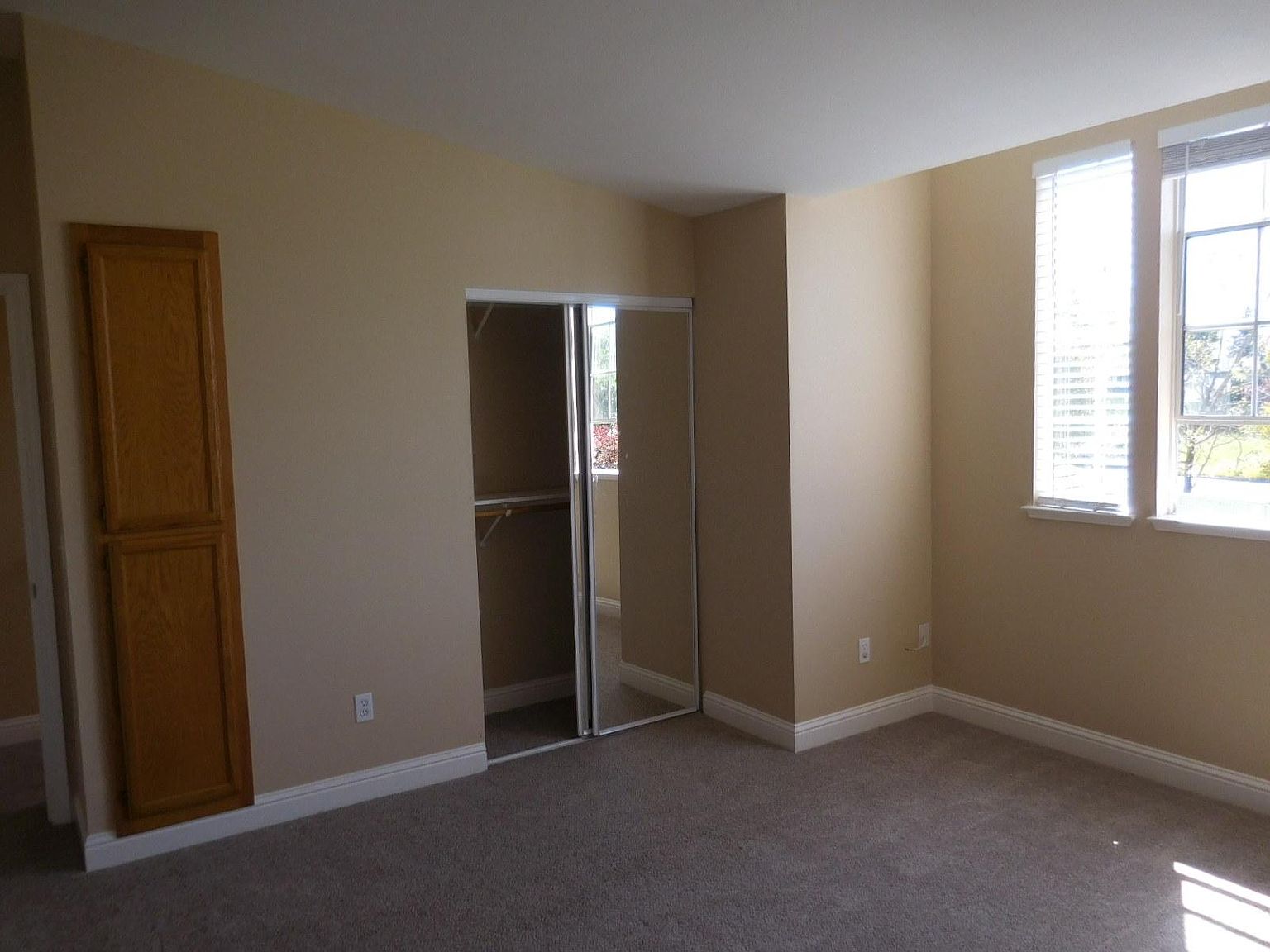 412 Feldspar Ln photo 2