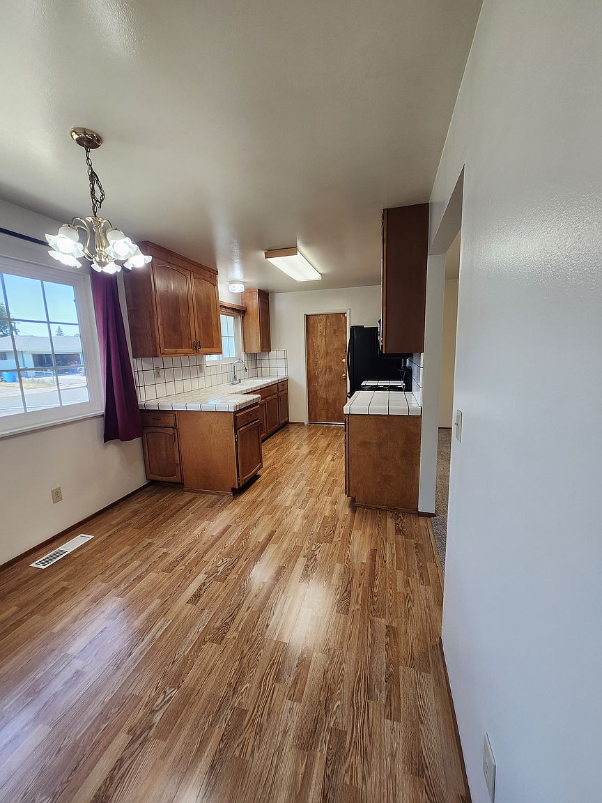 1628 Mariposa Dr photo 4