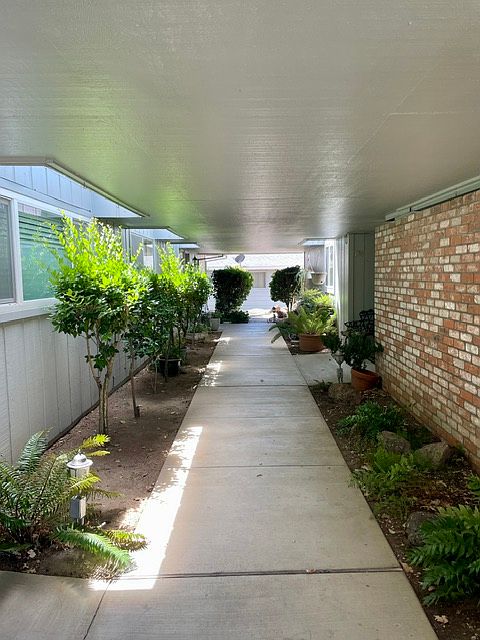 Apartments on White Oak Drive · Santa Rosa photo 2